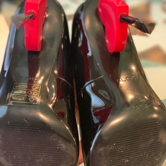 Special Addition Cupid Heels - Picture 2 of 4